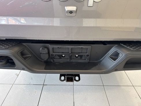 Used 2020 Jeep Gladiator Overland w/ Dual Top Group image 7