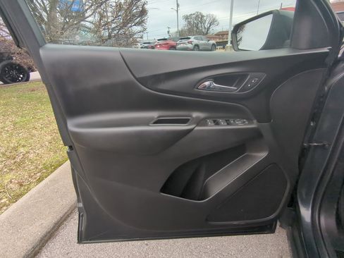 Used 2020 Chevrolet Equinox LT image 23