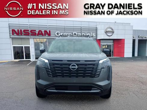 New 2026 Nissan Pathfinder Platinum w/ Accent Package FWD image 2