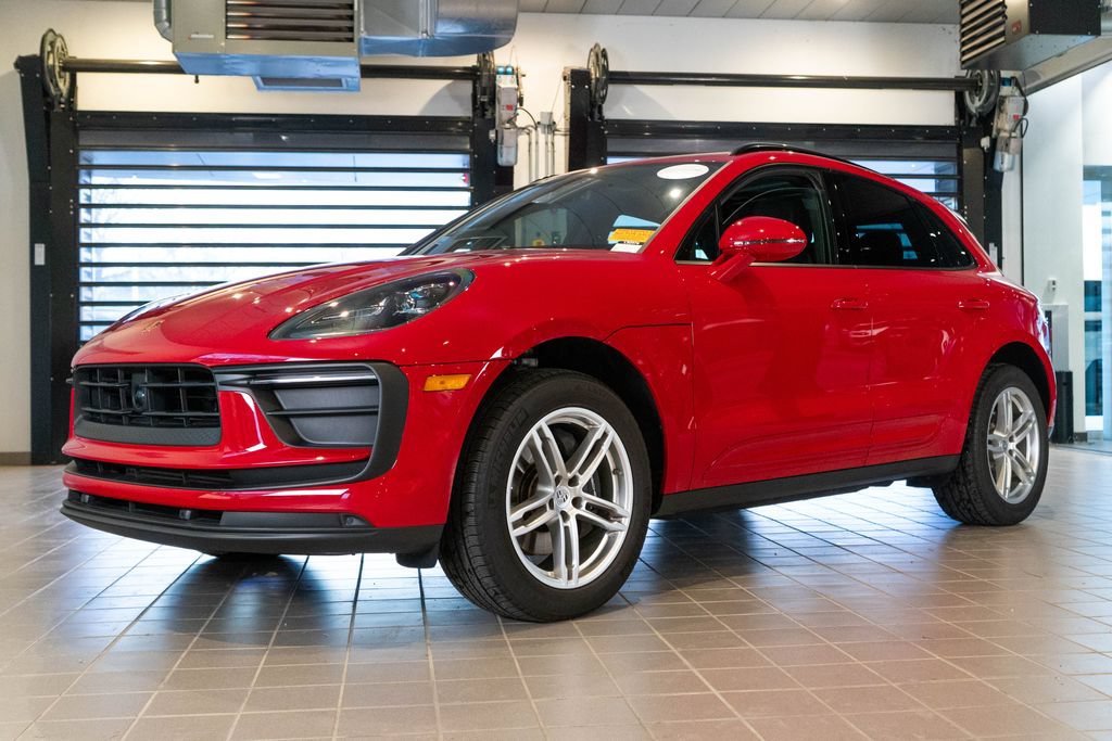 Certified 2026 Porsche Macan AWD/4WD image 1