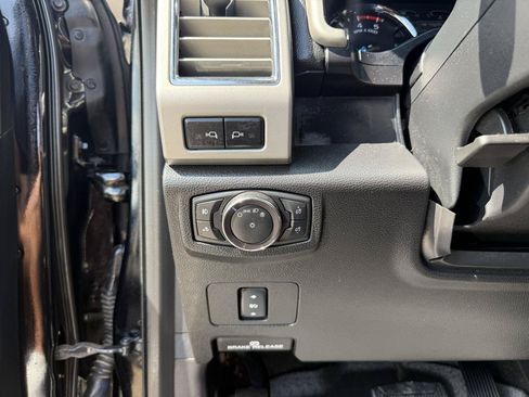 Used 2017 Ford F350 Lariat w/ Lariat Value Package AWD/4WD image 14