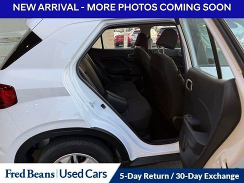 Certified 2024 Hyundai Venue SE image 11