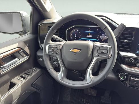 Used 2026 Chevrolet Silverado 1500 LT AWD/4WD image 17