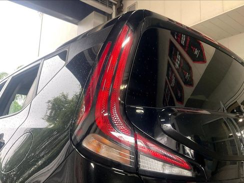 Used 2024 Kia Soul LX w/ Option Group 015 FWD image 17