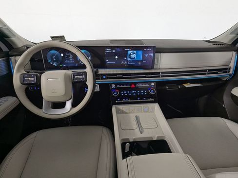 Certified 2025 Hyundai Santa Fe Calligraphy FWD image 15