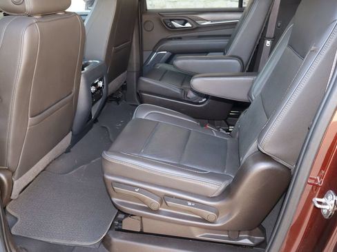 Used 2022 GMC Yukon XL Denali AWD/4WD image 6