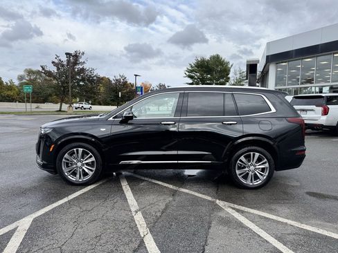 Used 2024 Cadillac XT6 Premium Luxury w/ Technology Package image 2