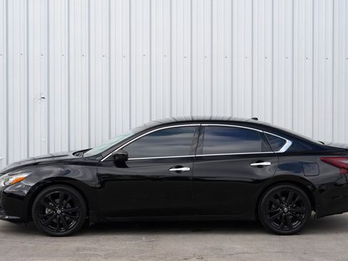 Used 2018 Nissan Altima 2.5 SR w/ SR Midnight Edition image 44