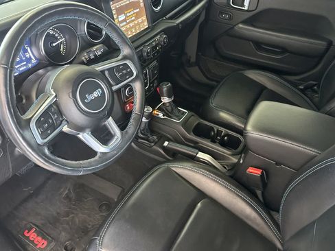 Used 2021 Jeep Wrangler Unlimited Rubicon 4xe w/ Cold Weather Group AWD/4WD image 11