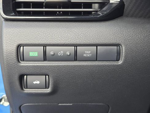 Used 2024 Nissan Sentra SV image 18