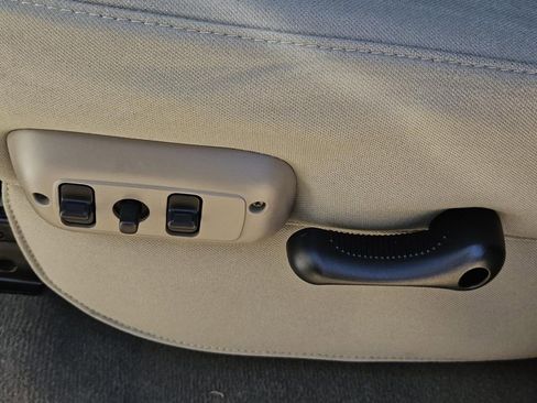 Used 2007 Dodge Ram 2500 Truck SLT image 29