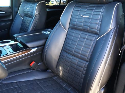 Used 2025 Cadillac Escalade ESV Sport Platinum w/ LPO, Floor Liner Package image 20