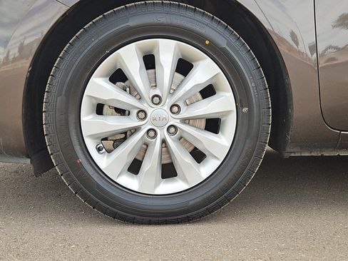 Used 2016 Kia Sedona EX FWD image 24