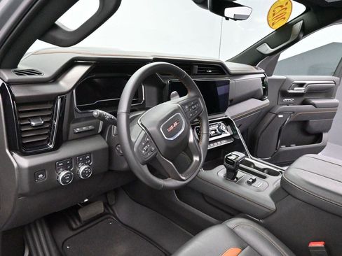 Used 2025 GMC Sierra 1500 AT4 w/ AT4 Premium Package AWD/4WD image 16