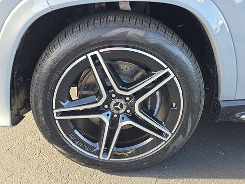 New 2026 Mercedes-Benz GLS 450 4MATIC image 8