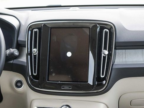 New 2026 Volvo XC40 B5 Ultra w/ Climate Package image 22