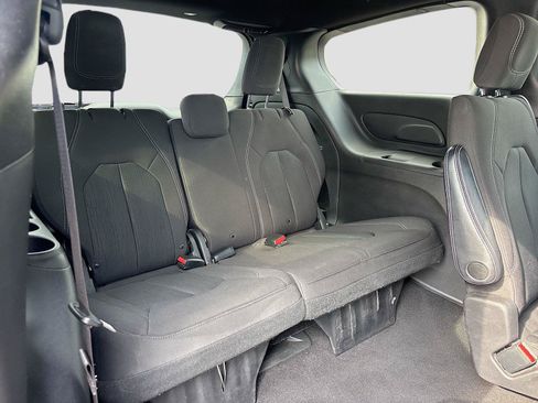Used 2019 Chrysler Pacifica Touring Plus w/ S Appearance Package FWD image 30