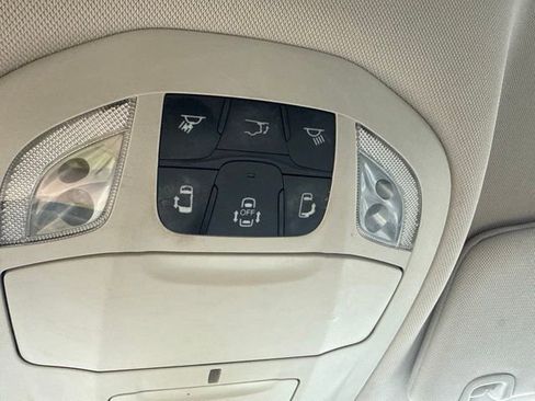 Used 2017 Chrysler Pacifica Touring-L w/ Tire & Wheel Group FWD image 26
