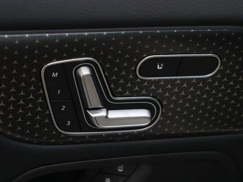 New 2025 Mercedes-Benz GLA 250 image 36