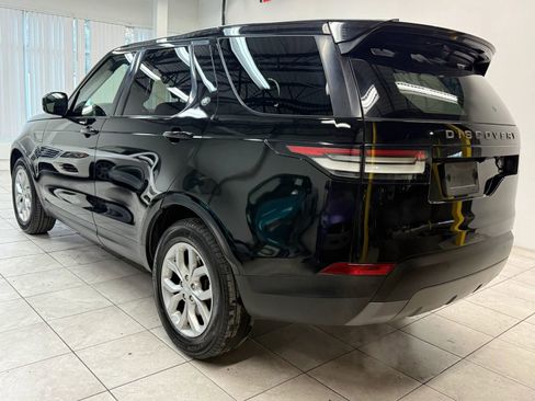 Used 2019 Land Rover Discovery SE image 7