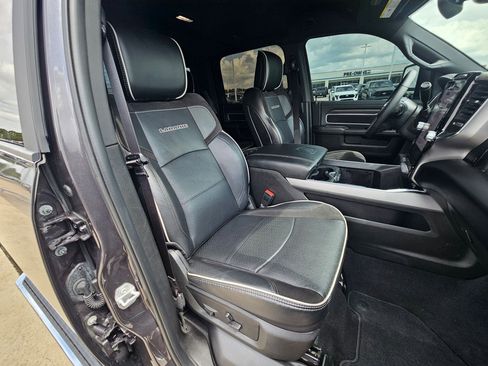 Used 2025 RAM 2500 Laramie image 32