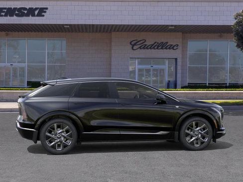 New 2026 Cadillac Optiq Luxury 1 RWD image 5