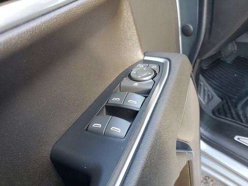 Used 2023 Chevrolet Silverado 1500 LT RWD image 18