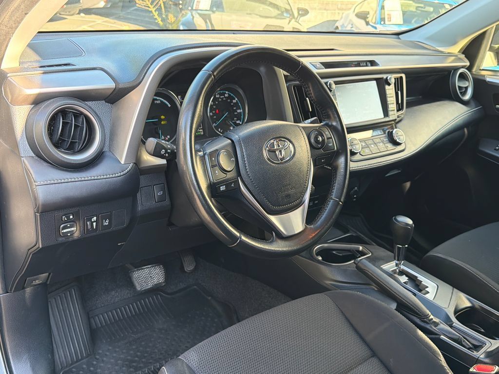 Used 2017 Toyota RAV4 XLE w/ Convenience Package AWD/4WD image 21