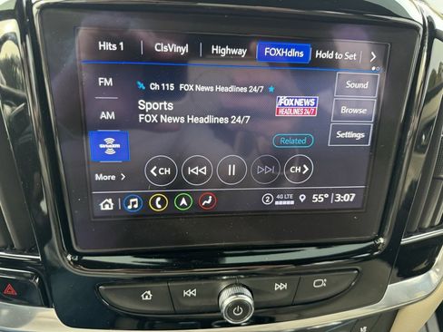 Used 2022 Chevrolet Traverse Premier image 25