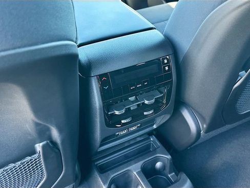 New 2025 Jeep Grand Cherokee L Laredo image 17