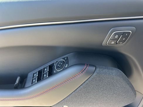 Used 2025 Ford Mustang Mach-E Premium w/ Sport Appearance Package image 28