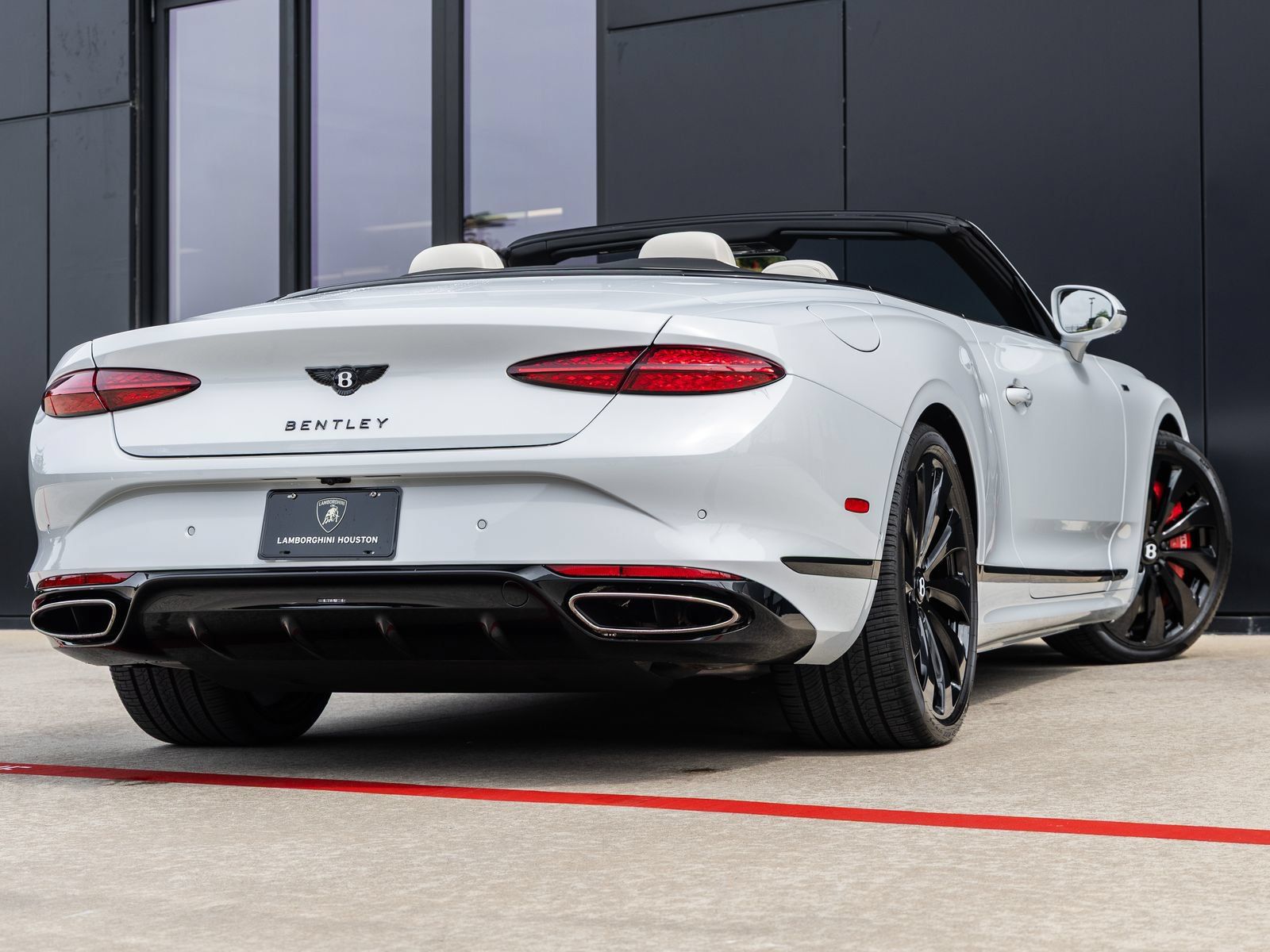 Used 2025 Bentley Continental GTC AWD/4WD image 9