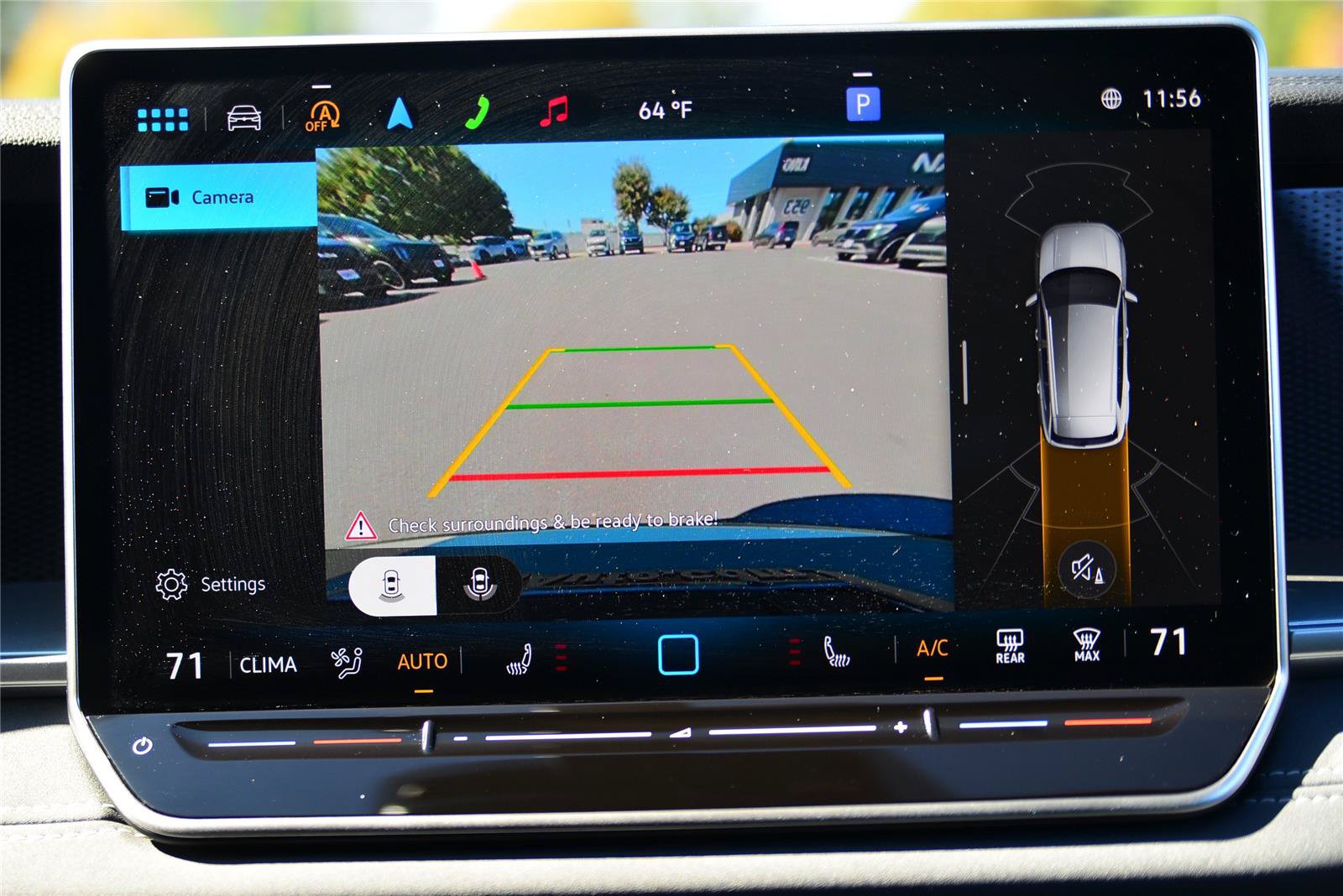 Certified 2025 Volkswagen Tiguan SE R-Line AWD/4WD image 29