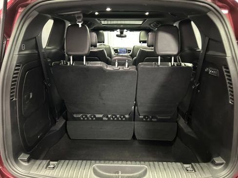 Used 2019 Chrysler Pacifica Limited w/ S Appearance Package FWD image 25
