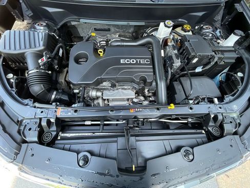 Used 2022 Chevrolet Equinox LS w/ LS Convenience Package FWD image 33