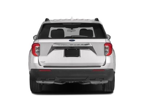 Used 2024 Ford Explorer XLT w/ Equipment Group 202A RWD image 5