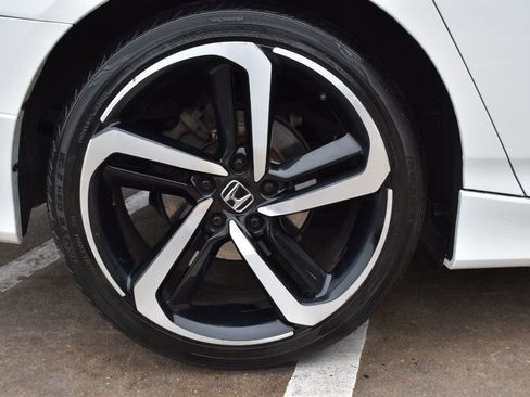 Used 2018 Honda Accord Sport image 11