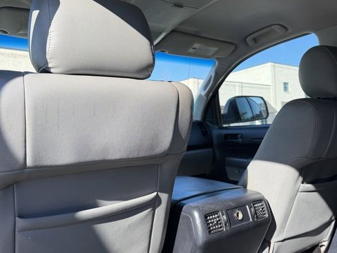 Used 2012 Toyota Tundra 4x4 CrewMax w/ SR5 Pkg image 23