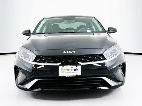 Used 2023 Kia Forte LXS image 2
