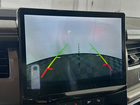 Used 2024 Ford Expedition XLT image 23