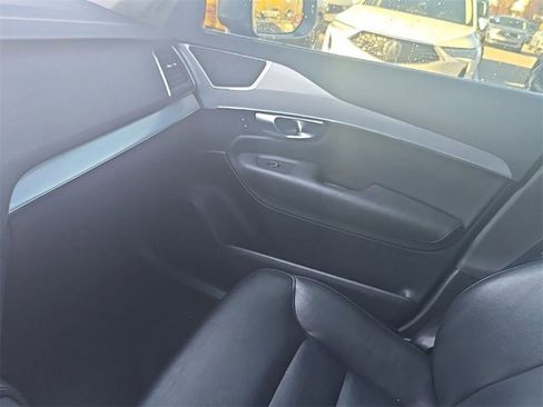 Used 2018 Volvo XC90 T5 Momentum image 20