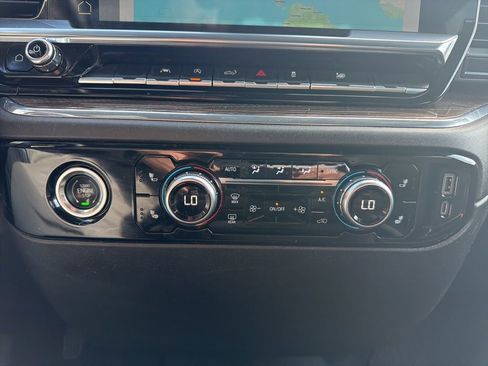 Used 2023 GMC Sierra 1500 Elevation image 24