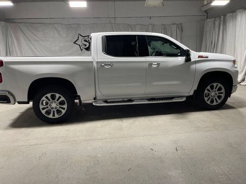 New 2026 Chevrolet Silverado 1500 LTZ w/ LTZ Premium Package AWD/4WD image 8