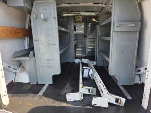 Used 2014 Chevrolet Express 2500 image 16