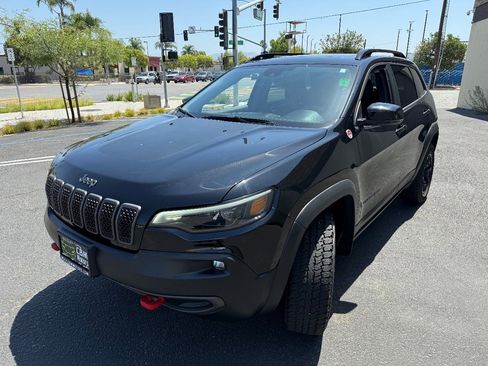 Used 2022 Jeep Cherokee Trailhawk w/ Sun, Sound & Nav Group AWD/4WD image 3