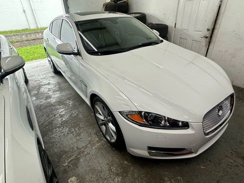 Used 2015 Jaguar XF Sport image 4