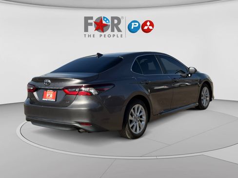 Used 2023 Toyota Camry LE w/ Convenience Package FWD image 5