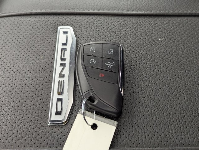 Used 2024 GMC Sierra 2500 Denali w/ Denali Reserve Package AWD/4WD image 27