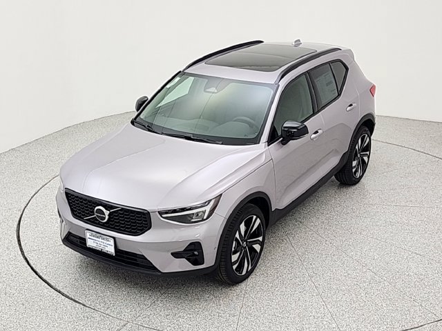 New 2026 Volvo XC40 B5 Plus w/ Climate Package AWD/4WD image 13
