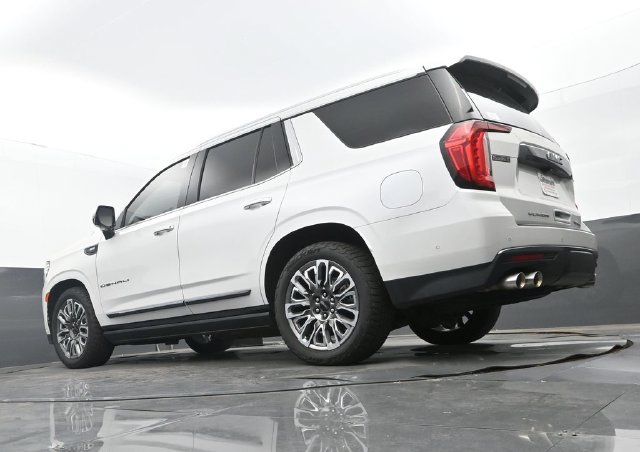 Used 2023 GMC Yukon Denali Ultimate AWD/4WD image 24